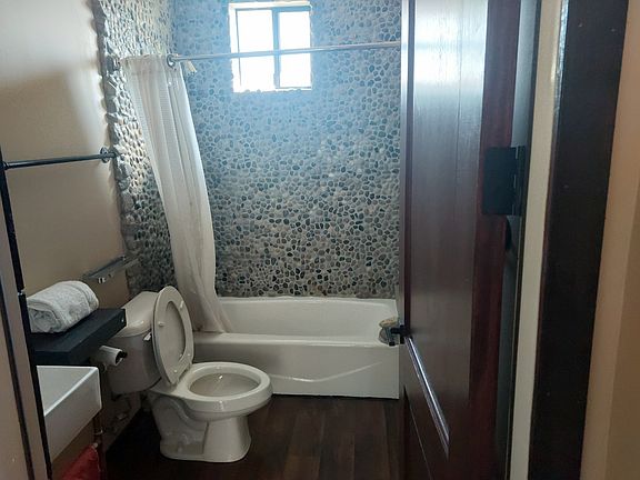 3rd image of 6541 Mulberry St