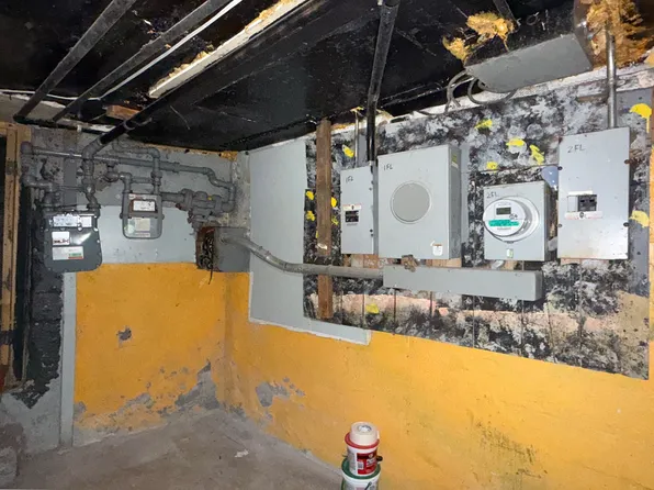 111-06 Farmers Boulevard image 10 of 13