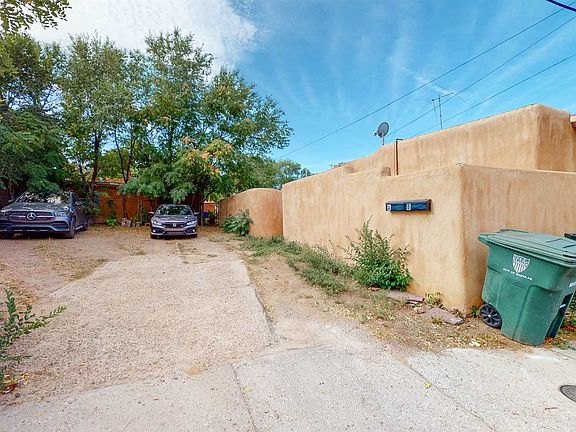 4th image of 130 W Buena Vista St