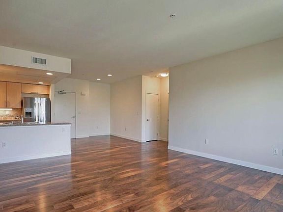 4th image of 88 Bush St Unit 3206