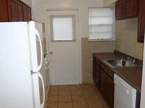 4th image of 10766 Tropic Dr #1