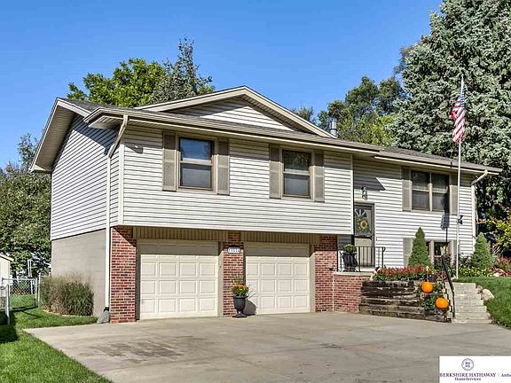 2nd image of 15014 Westchester Cir