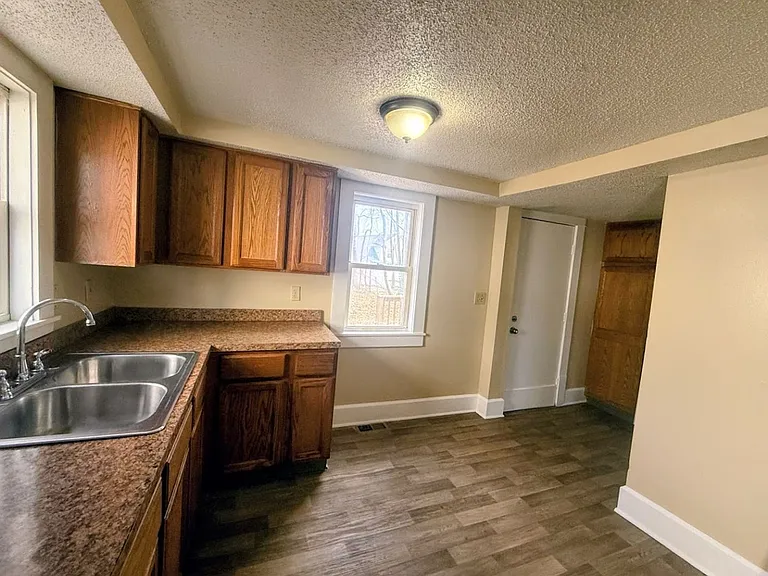 729 Mallison Ave — Photo 5