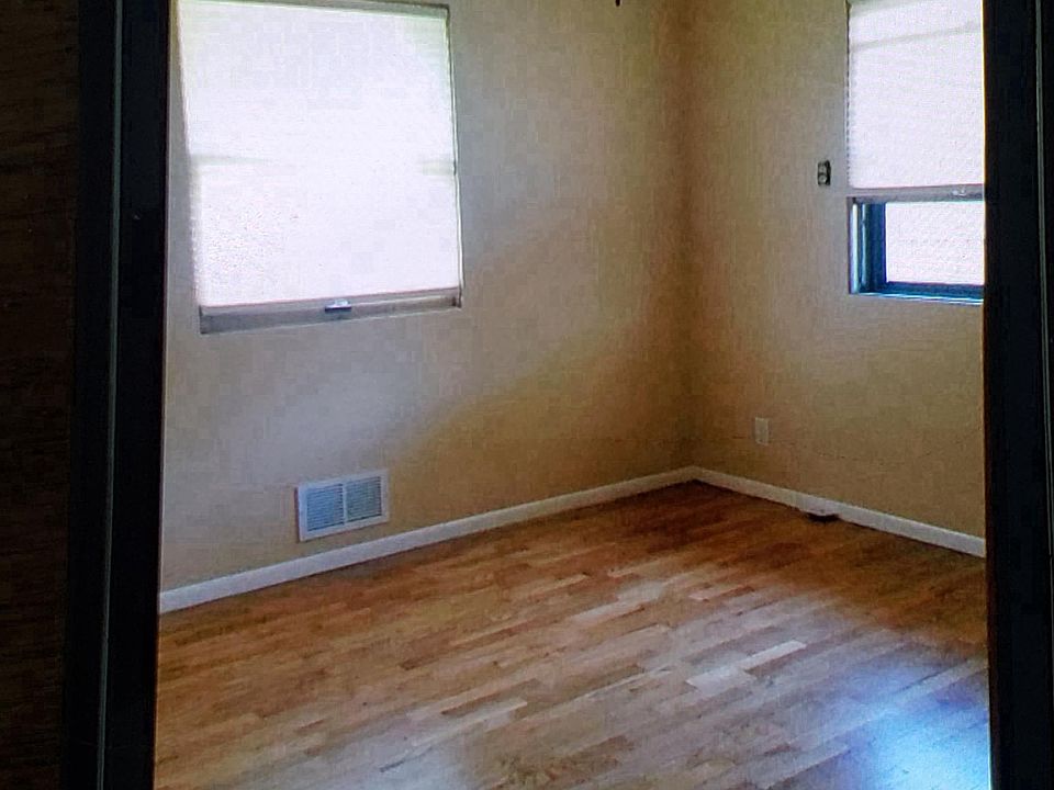 1st image of 250 Eloise Dr