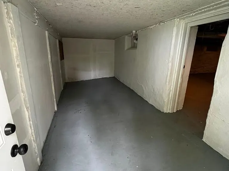 1717 Martha St — Photo 6