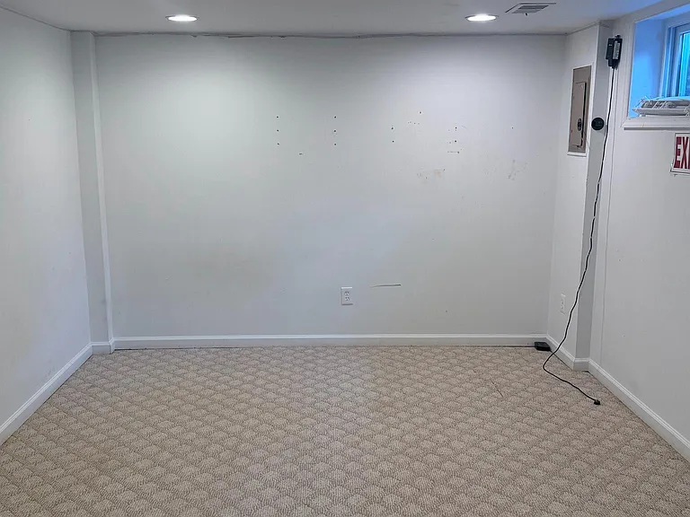 2188 Mayflower Dr — Photo 13