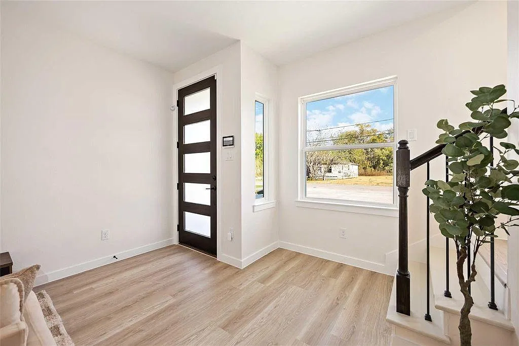 2 bed, 2.5 bath, $1,800 — Photo 3