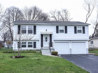 22 Gaslight Ln, Rochester, NY 14610