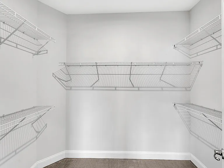 160 Seneca Pl — Photo 23