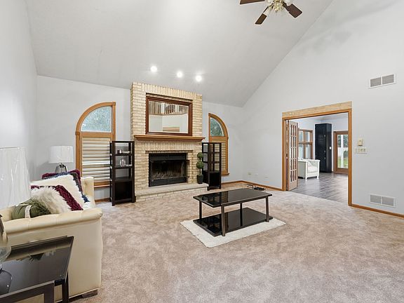 5th image of 365 E Pine Meadow Ct