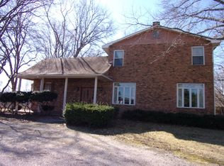 680 W Bridgeport St, White Hall, IL 62092