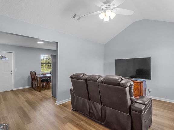 5th image of 1692 Lee Place Rd NE