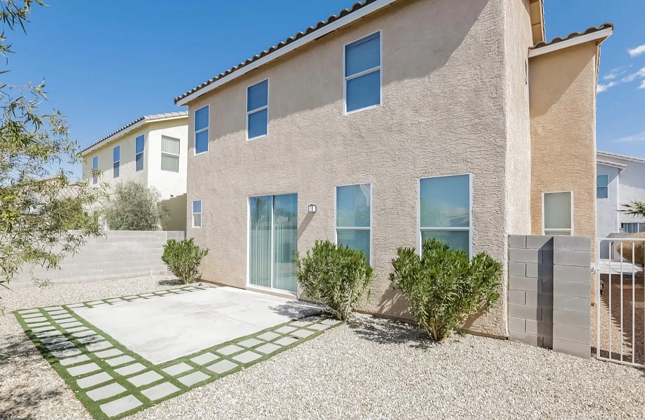 3 bed, 2.5 bath, 1540 sqft, $1,900 — Photo 2