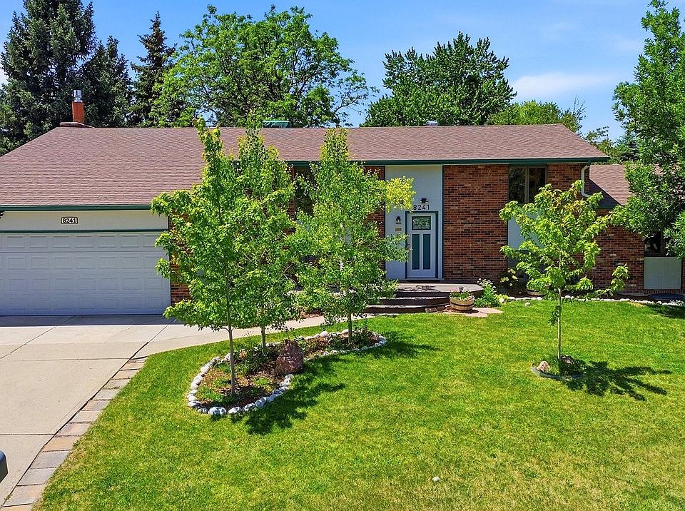 1st image of 8241 W Pomona Dr