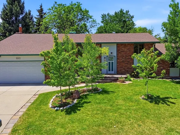 8241 W Pomona Dr, Arvada, CO 80005