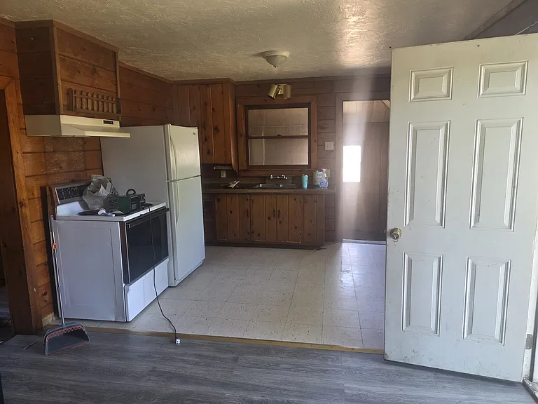 1240 Birch St — Photo 3