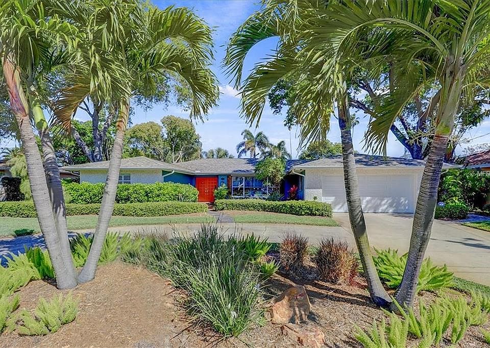 1st image of 308 Sunny Ln