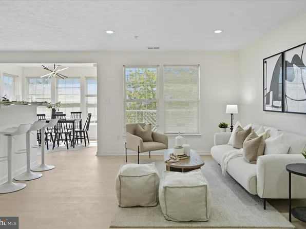 2441 Blue Spring Ct Unit 202, Odenton, MD 21113