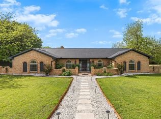 109 Hillside Dr W, Burleson, TX 76028