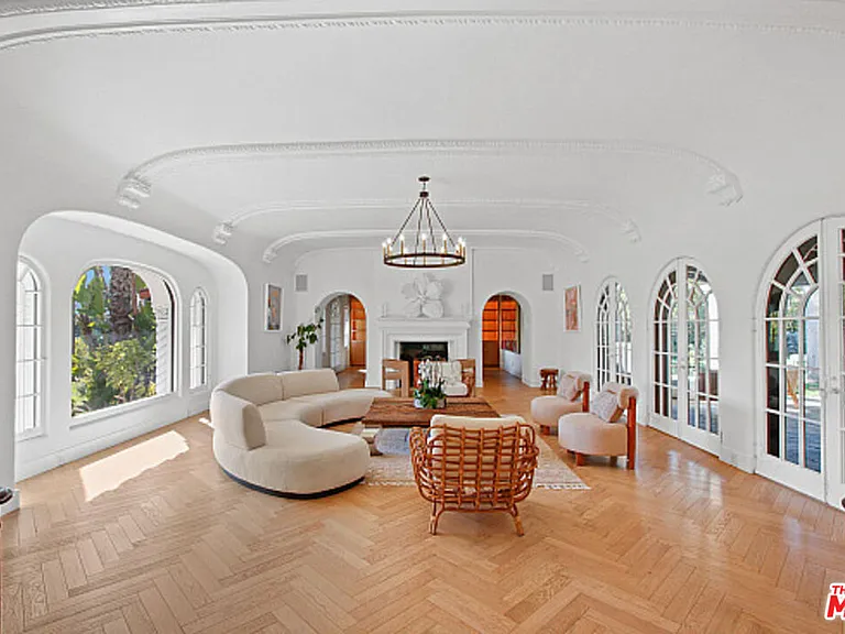 9451 Sunset Blvd — Photo 10