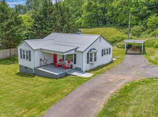 609 W Main St, Jefferson, NC 28640