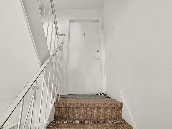2nd image of 657 Golden Ave