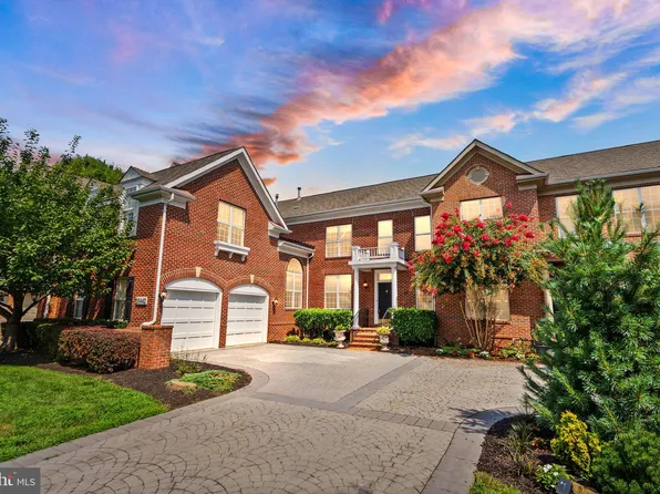 18442 Lanier Island Sq, Leesburg, VA 20176