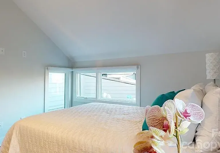 1056 Kenilworth Ave #1 — Photo 8