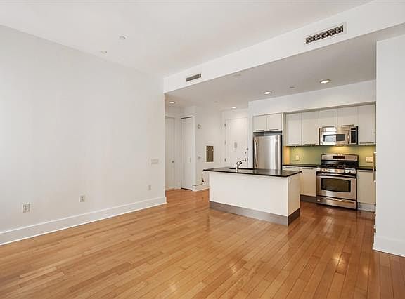 4th image of 4 Beacon Way APT 713
