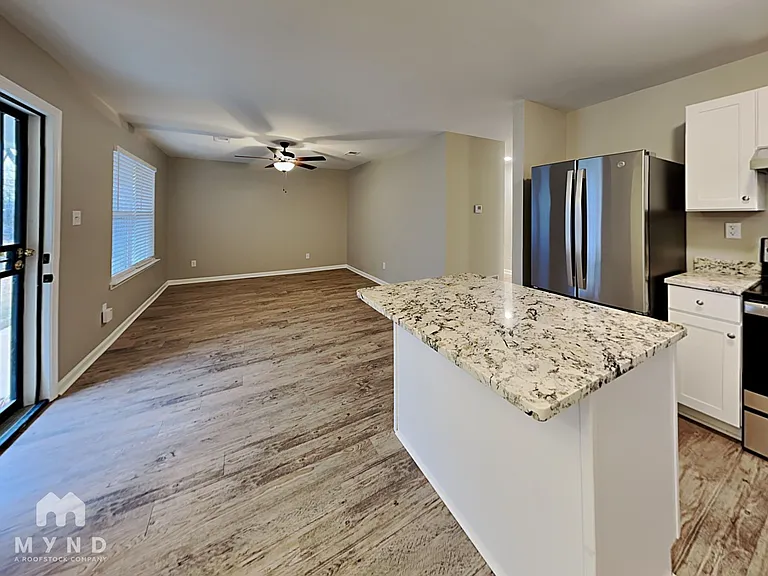 3385 Reynard Rd — Photo 5