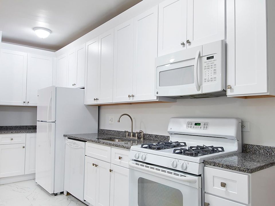 1st image of 1008 W Hollywood Ave #B