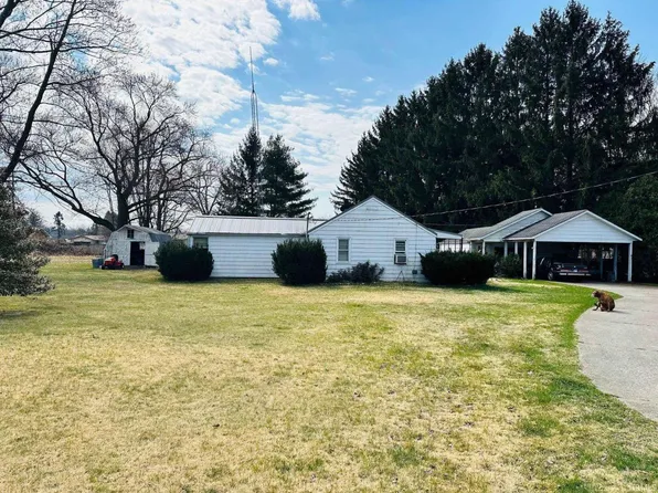 28732 Country Ln, Elkhart, IN 46514