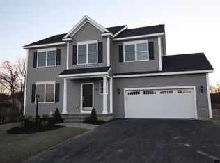 59 Waverly Cir, Watervliet, NY 12189