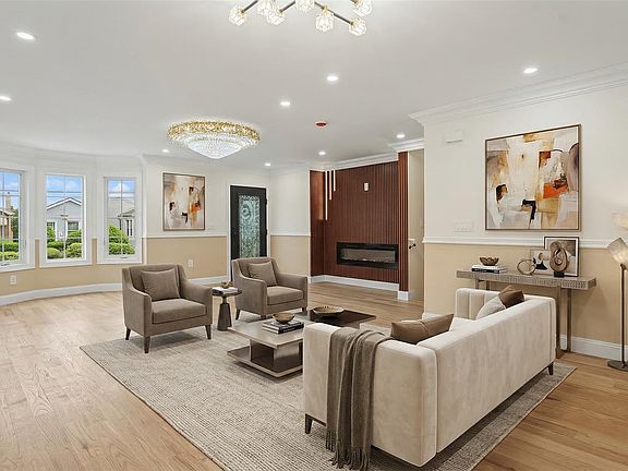 5th image of 16118 122nd Avenue