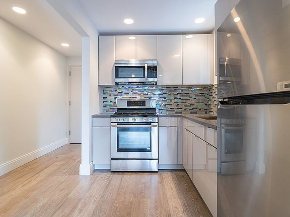 4th image of 238 E 106th St APT 3E