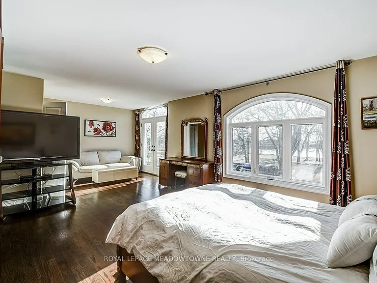 591 Lakeside Ave — Photo 20