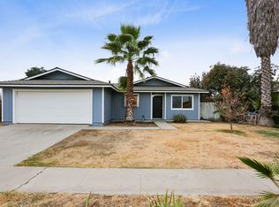 1027 S Vetter Dr, Tulare, CA 93274