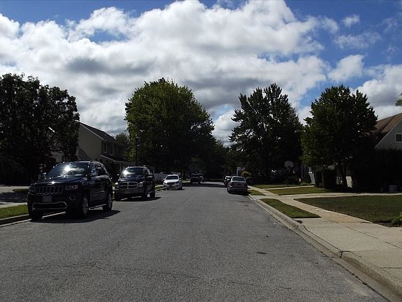 5th image of 2 Skylark Ln