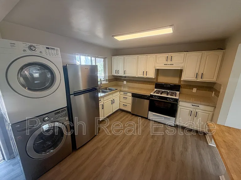 954 Winona Ct — Photo 6