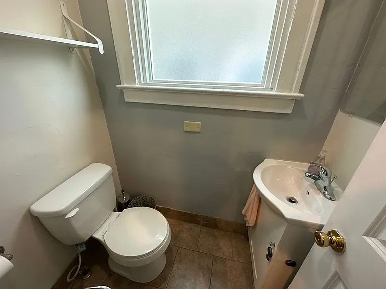 E Tompkins Ave 178-180 JLS — Photo 10