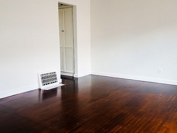 3rd image of 1132-1136 Pico Blvd APT F