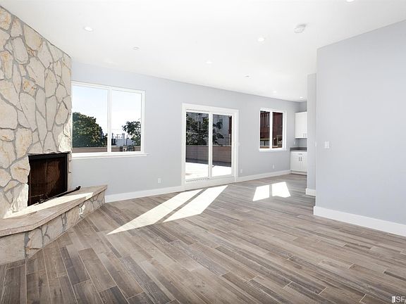 2nd image of 2881 Mission St #2883