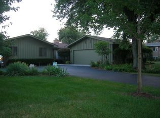 335 High Rd, Cary, IL 60013