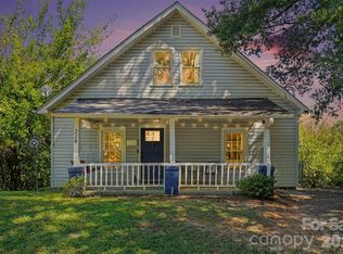 224 E Catawba Ave, Mooresville, NC 28115