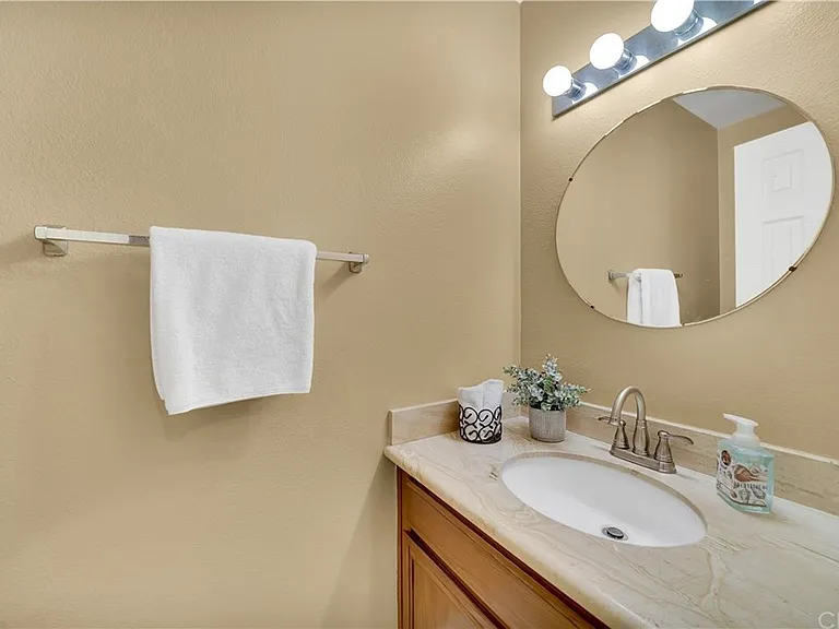40 Promontory Park — Photo 22