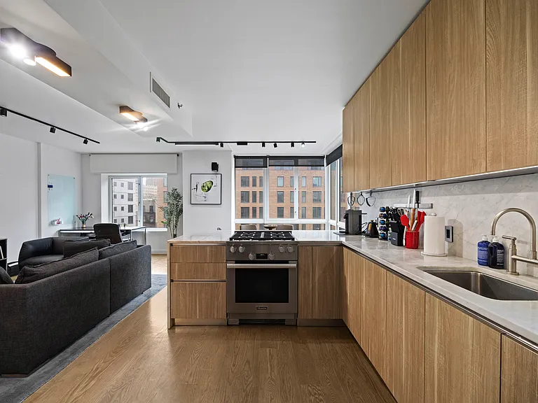 265 E Houston St #7 — Photo 15