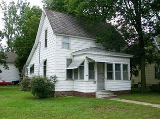 901 E St, Charles City, IA 50616