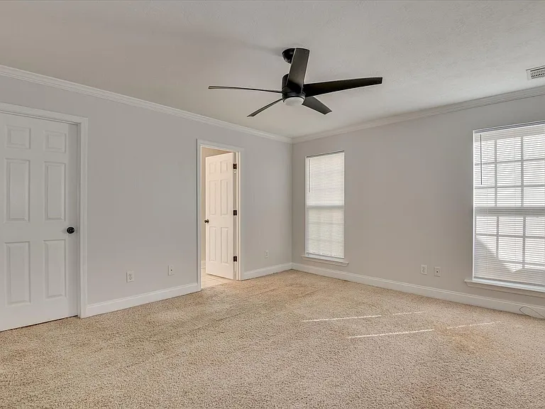 2928 Aylesbury Dr — Photo 19