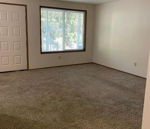 5th image of 320 E Burke Ave #2