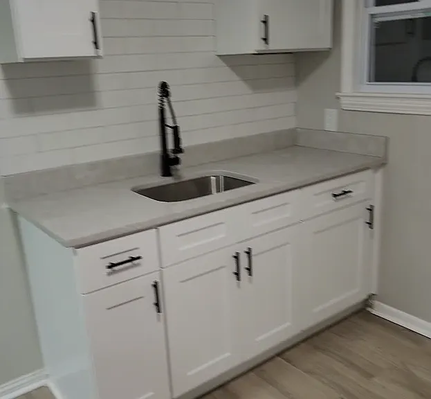 8015 Theota Ave — Photo 4